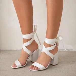 lulu heels new with tags